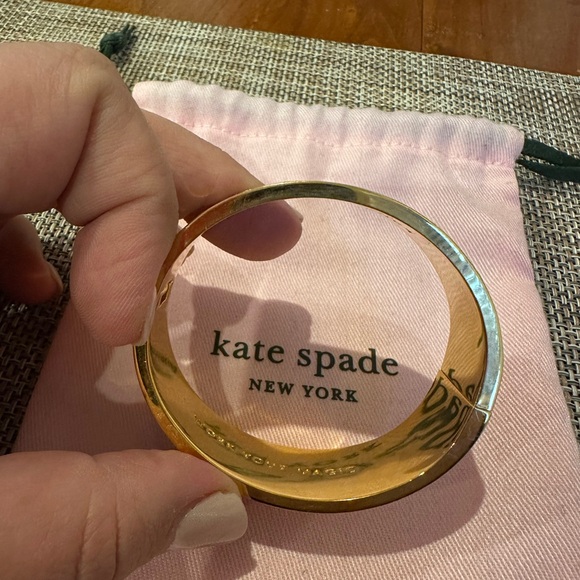 Kate Spade Swept Away / Kiss Me Bangle - Picture 8 of 8